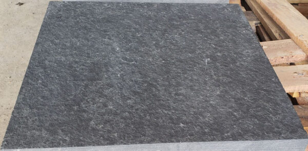 Basalt Antrazith Boden 60x40x3cm geflammt & gebürstet.jpg