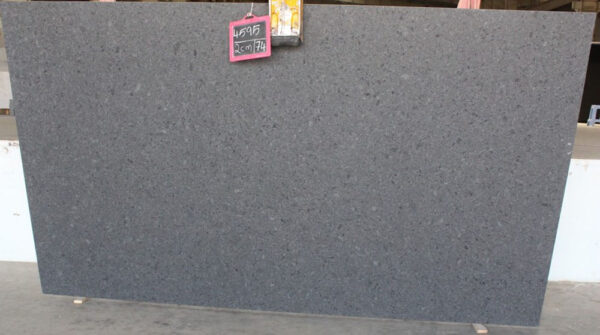 Steel Grey Granit Rohtafeln satiniert