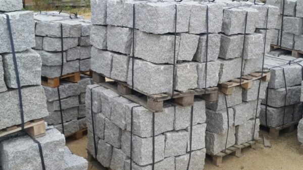 Granit Grau Mauersteine spaltrauh 20x20x40